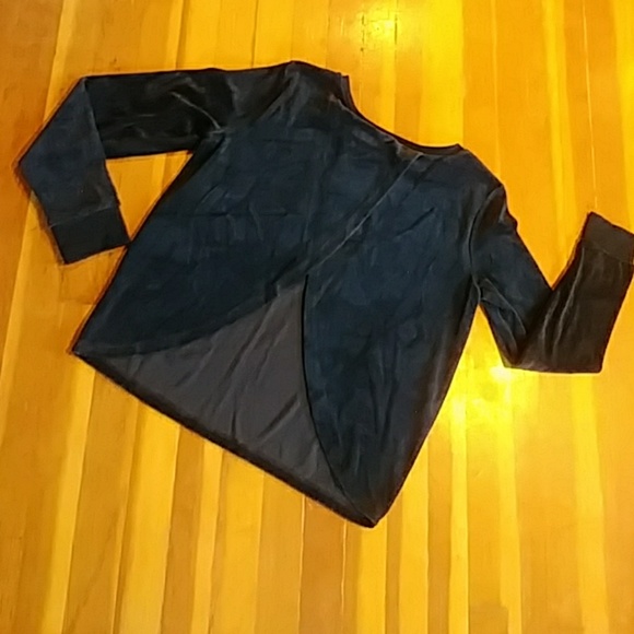 NWT-VS Velvet Top w/ open back - Picture 3 of 4